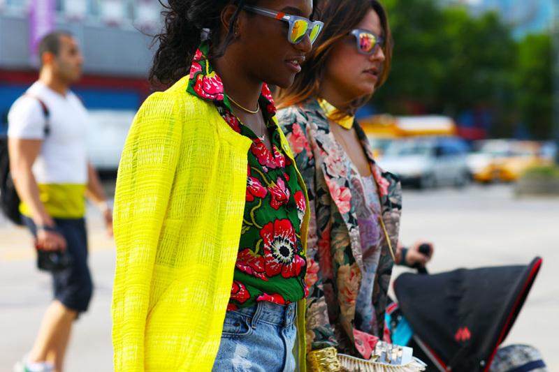 Mirrored sunglasses street style