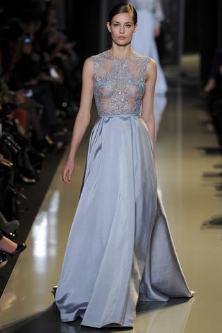 Elie Saab, una vez más deslumbra en París.