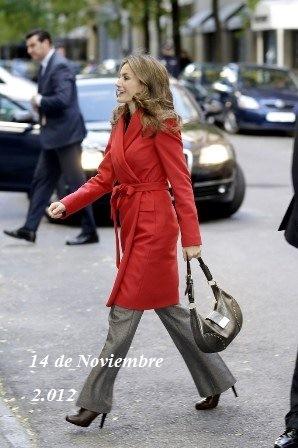 El look de Dña. Letizia en Asturias. En Oviedo, en el Instituto Fernández-Vega