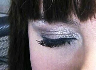 Pestañas postizas. Hasta el infinito y más allá.