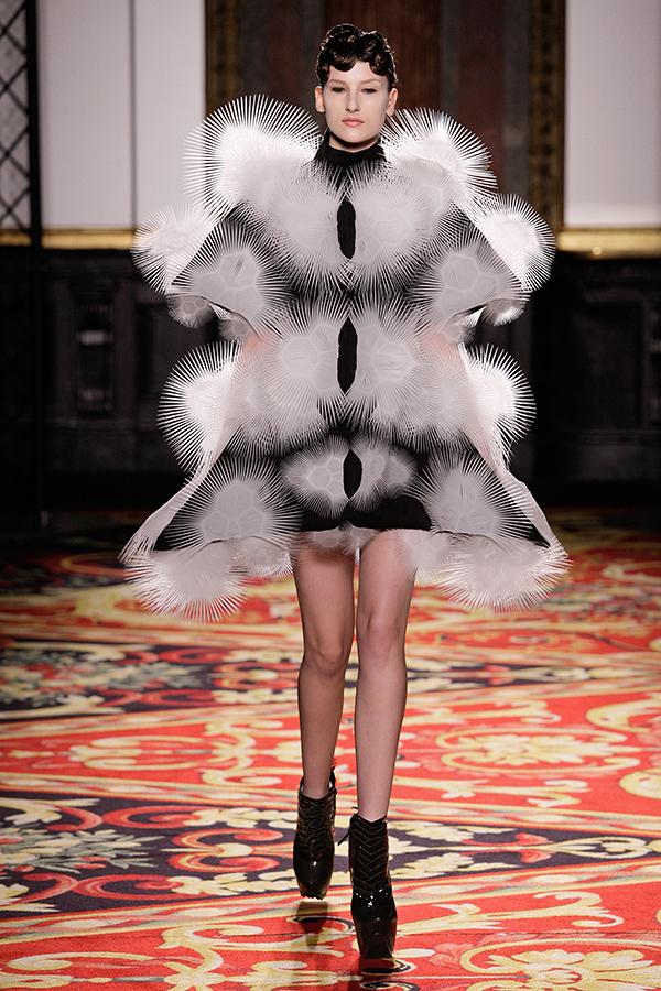 Iris Van Herpen y Chanel Couture 2013