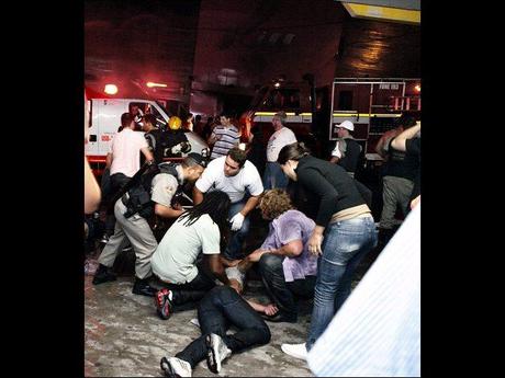 Brasil: Incendio en discoteca deja al menos 232 muertos