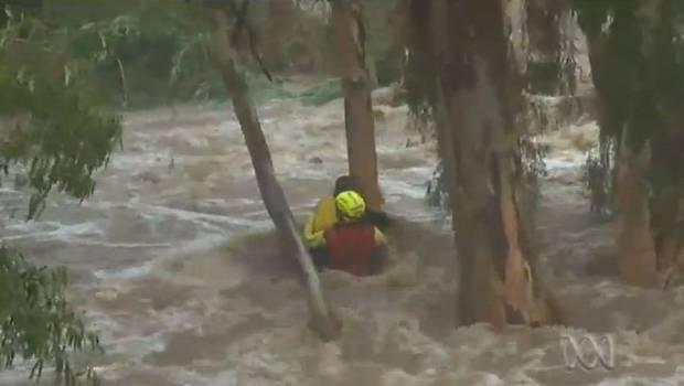 rescate adolescente río