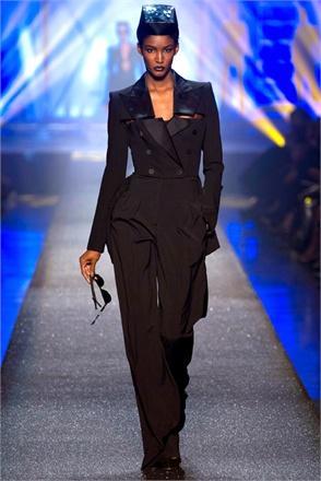 ES TENDENCIA: La eterna elegancia del Traje!