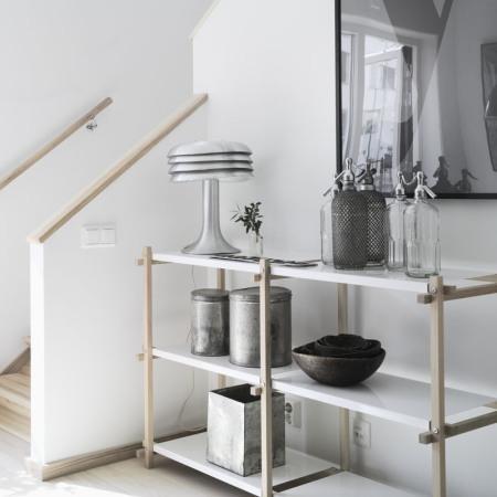 Estilo nórdico tirando a minimalista suelo madera sillas de diseño olivos en macetas luz nordica decoración Estilo nórdico tirando a minimalista estilo nórdico estilo escandinavo diseño de interiores decoración sencilla nórdica decoración nórdica decoración moderna minimalista gris decoración madera decoración escandinava decoración de interiores decoración cocinas decoración cálida gris cojines lana algodon hechos a mano cocinas modernas cocinas madera y blanco cocinas blancas calefacción por suelo radiante blog tendencias decoración blog nórdico blog interiorismo blog interiores blog escandinavo blog decoración