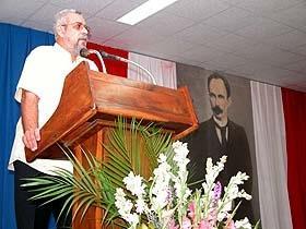 Cuba rinde homenaje a Juan Pablo Duarte, en República Dominicana. Incluye entrevista a Eliades Acosta Matos