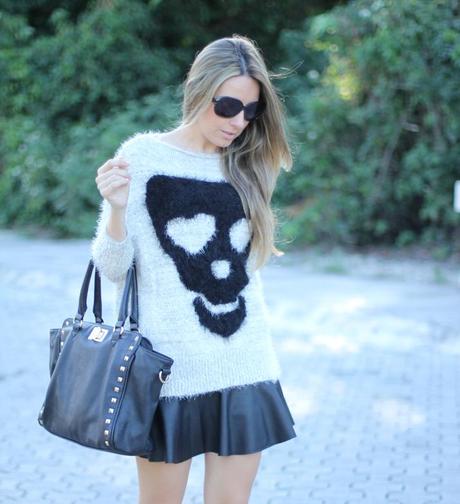 UPS... IN SNEAKERS AGAIN