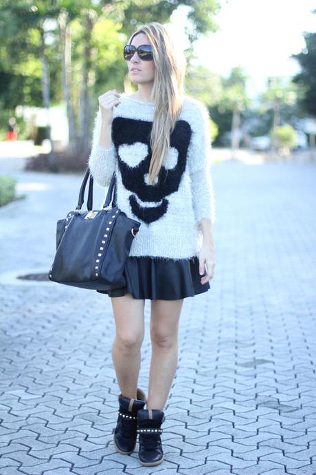 UPS... IN SNEAKERS AGAIN