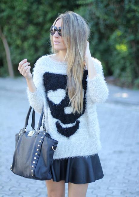 UPS... IN SNEAKERS AGAIN