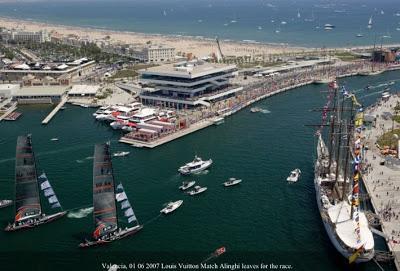 LA MARINA REAL JUAN CARLOS I abre sus puertas...