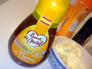 Scones al aroma de azahar con miel