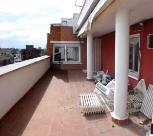 antes 01 300x266 Diseño moderno de jardín en ático