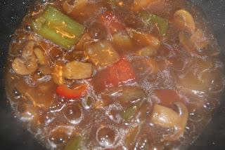 Fideos chinos con pollo y gambas