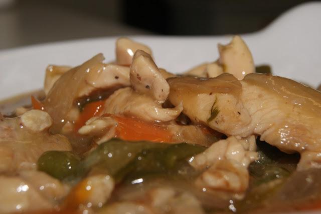 Wok de pollo con salsa de soja