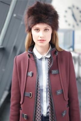 ABRIGOS Y CAPAS ABRIGOS Y CAPAS