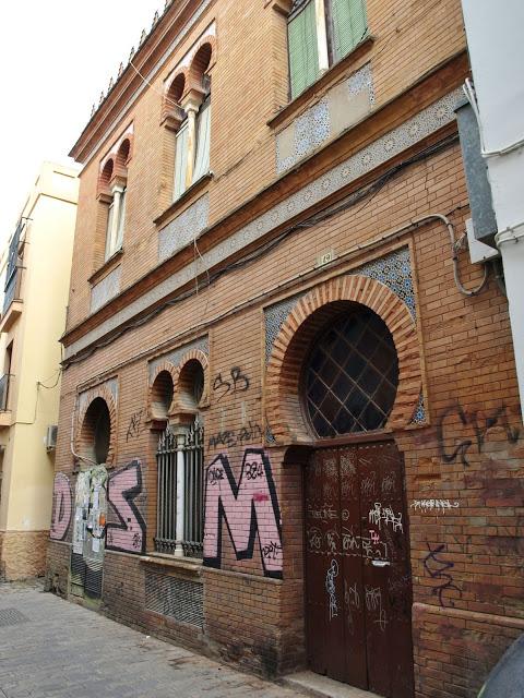 Una subcentral de Catalana del Gas y Electricidad.