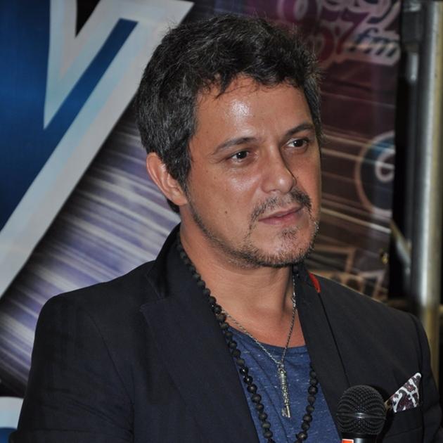 Alejandro Sanz se siente devastado por el trágico accidente en Brasil