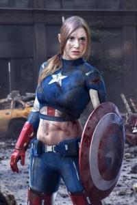Alison Brie como Miss America