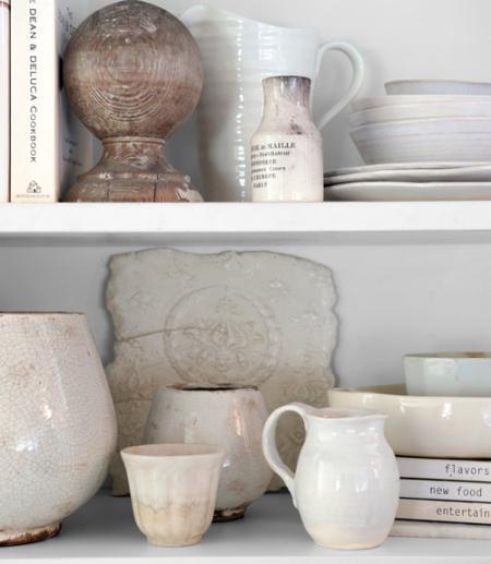 suelo de madera decoración sofa blanco decoración revestimiento madera interior puertas correderas armario panelar con madera el interior de una vivienda muebles de diseño mesa comedor y sillas blancas decoración letras decorativas gigantes decoración lampara madera decoración Estilo nórdico en Massachusetts estilo nórdico estilo escandinavo diseño nórdico diseño de interiores diseño de casas de madera decoración nórdica decoración escandinava decoración en madera clara decoración de interiores decoración de casa de campo chimenea piedra casas decoradas madera y blanco casas de madera decoración muebles diseño casa de madera decoración blog tendencias decoración blog interiorismo blog estilo nórdico blog decoración banco de madera cuarto de baño 