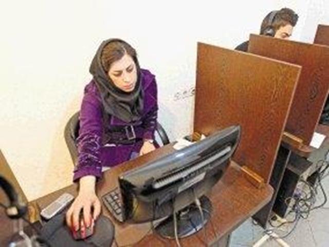 Brecha de género también se observa en el acceso a Internet