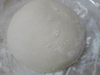 Masa Casera de Pizza... ¿Fina y Crujiente o Gordita y esponjosa? Pizza Margarita y Pizza Barbacoa Masa Casera de Pizza... ¿Fina y Crujiente o Gordita y esponjosa? Pizza Margarita y Pizza Barbacoa