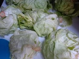 Trucos para recuperar una lechuga que se nos ha puesto mustia