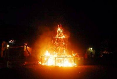 Una foguera en Nueva Tabarca