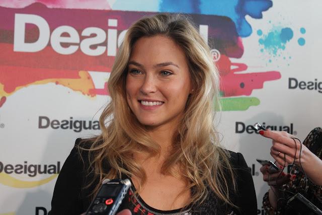 WE LOVE...Bar Refaeli . 080 Barcelona Fashion