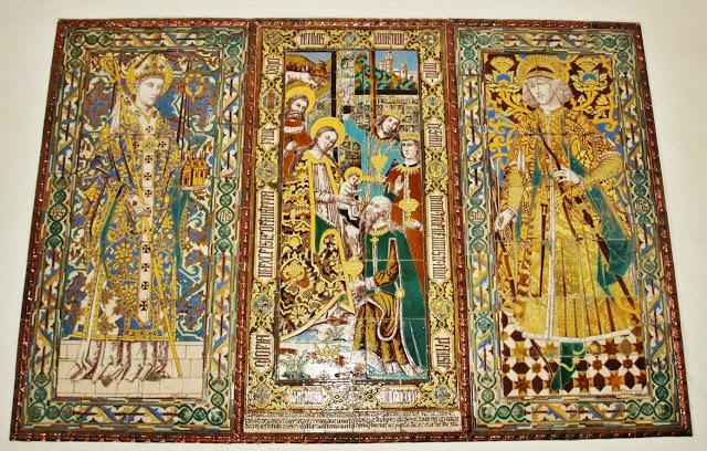 El retablo de la Adoración de los Reyes, San Leandro y San Sebastián.