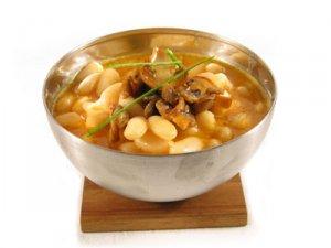 Alubias con champiñones