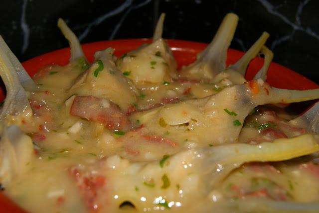 Alcachofas a la veloute con jamon
