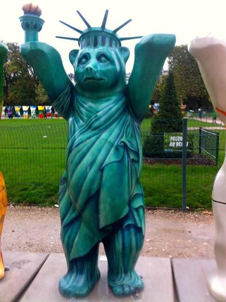 París en Octubre. United Buddy Bears en la Torre Eiffel