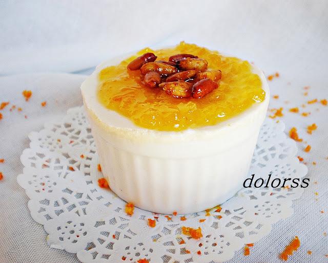 Suflé  helado de mandarina con piñones caramelizados