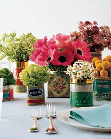 Idea para decorar una mesa con flores y tés