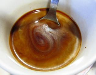 Café, un brebaje asociado al amor - y algunas reflexiones de bar, en voz alta.