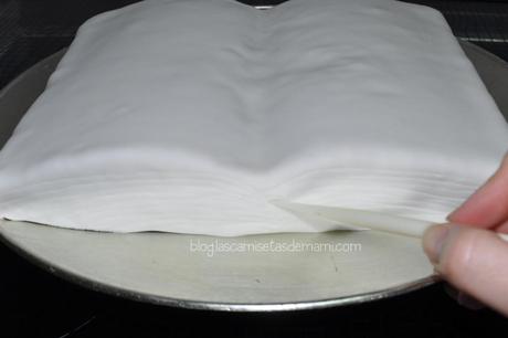 Una tarta de libro Tarta libro fondant 4