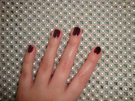 Burgundy en mi manicura:I ♥ Le Vernis Nail Colour Rouge Noir Chanel Burgundy en mi manicura:I ♥ Le Vernis Nail Colour Rouge Noir Chanel