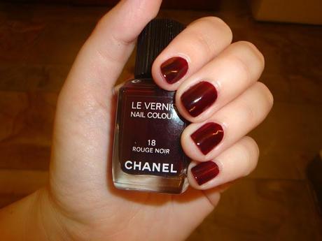 Burgundy en mi manicura:I ♥ Le Vernis Nail Colour Rouge Noir Chanel Burgundy en mi manicura:I ♥ Le Vernis Nail Colour Rouge Noir Chanel