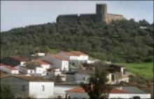 Alanís de la Sierra (Sevilla). Castillo y bello retablo gótico