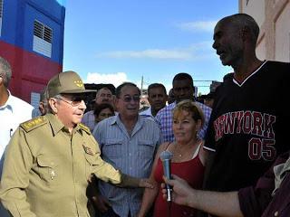 Presidente Raúl Castro recorre zonas dañadas por huracán 