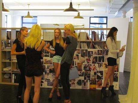CASTING MODELS FOR FASHION SHOWS