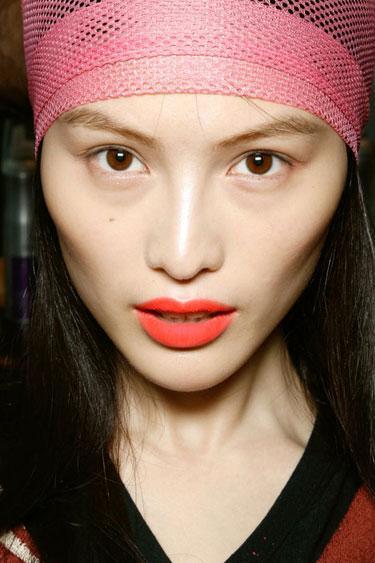 Tendencias primavera/verano 2013: maquillaje, uñas, peinados. Tendencias primavera/verano 2013: maquillaje, uñas, peinados.