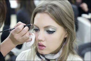 Tendencias primavera/verano 2013: maquillaje, uñas, peinados. Tendencias primavera/verano 2013: maquillaje, uñas, peinados.