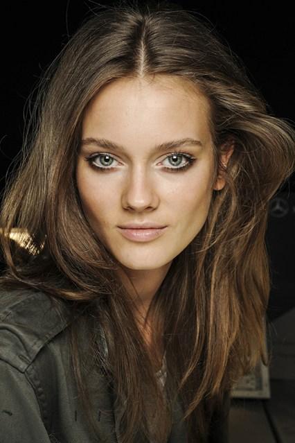 Tendencias primavera/verano 2013: maquillaje, uñas, peinados. Tendencias primavera/verano 2013: maquillaje, uñas, peinados.