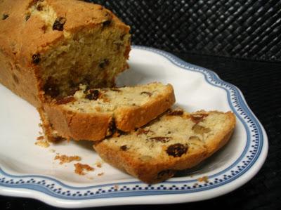 BIZCOCHO CON NUECES, ALMENDRAS Y PASAS