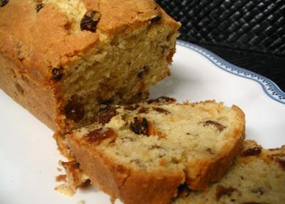 BIZCOCHO CON NUECES, ALMENDRAS Y PASAS