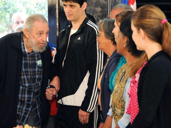 Fidel  Castro reaparece