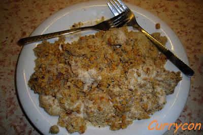 Brocheta de pollo rebozada en quicos con chutney de piña