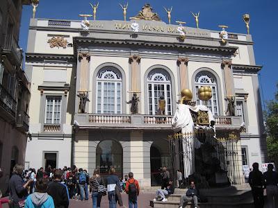 Visita a Figueres, la ciudad de Dalí Visita a Figueres, la ciudad de Dalí