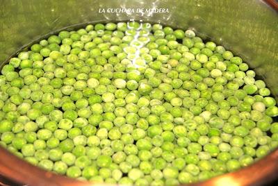 GUISANTES CON TOMATE